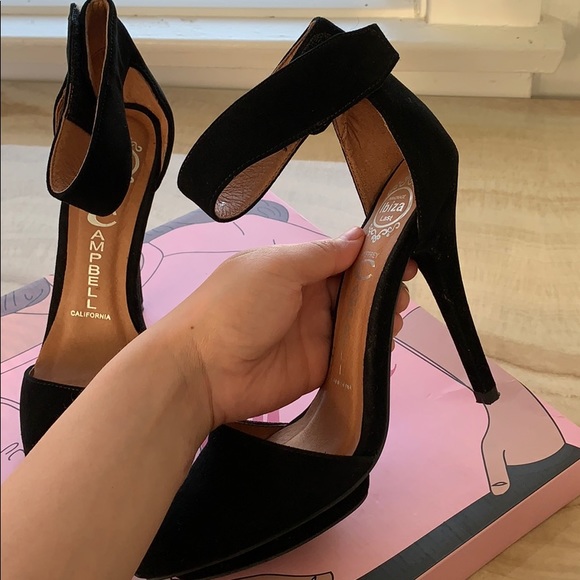 Black pointed toe suede heels - Picture 3 of 5